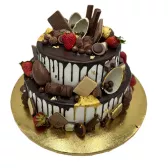 Tort Weselny Drip cake z batonikami, ciasteczkami