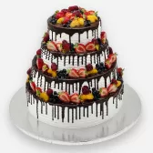 Tort piętrowy Drip cake z owocami